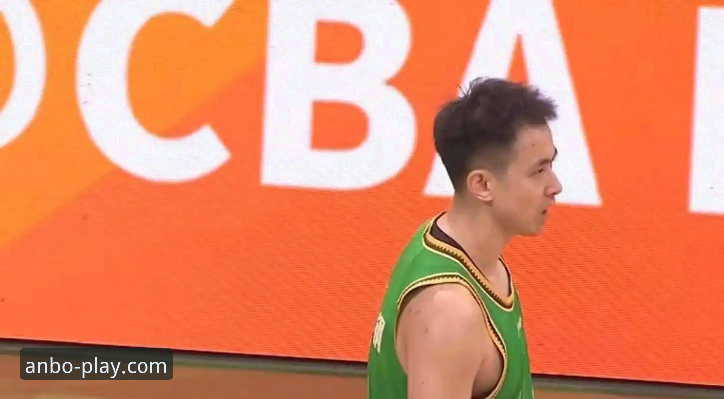 皮特森38分力挽狂澜，北京12分领先遭逆转：一场CBA经典战役的深度解析